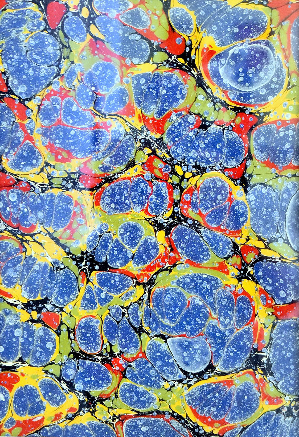 Красками по воде: ашхабадцы познакомились с секретами создания рисунков эбру 