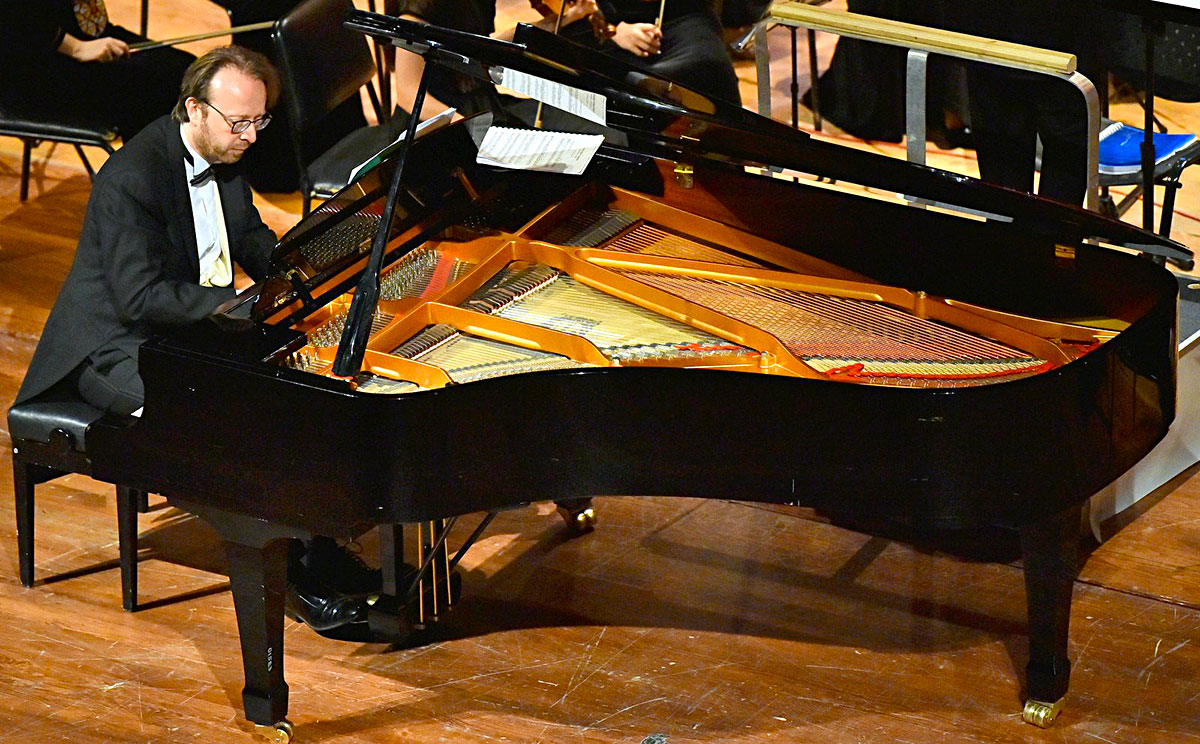 Italian Pianist Roberto Prosseda Gives Concert in Ashgabat