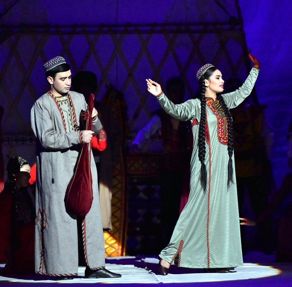 «Aşyk Çaňly» dessany boýunça goýlan opera