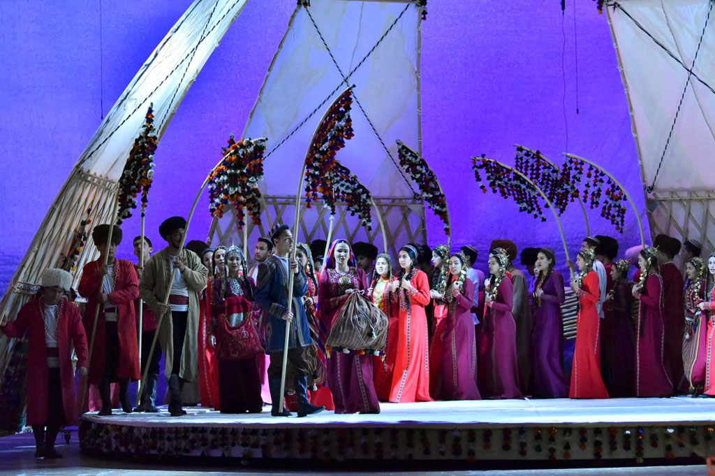 «Aşyk Çaňly» dessany boýunça goýlan opera