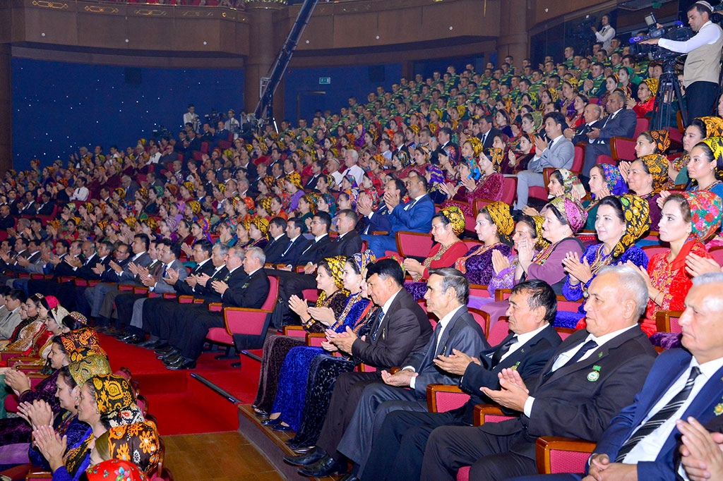 Ярким гала-концертом завершился телевизионный песенный конкурс 