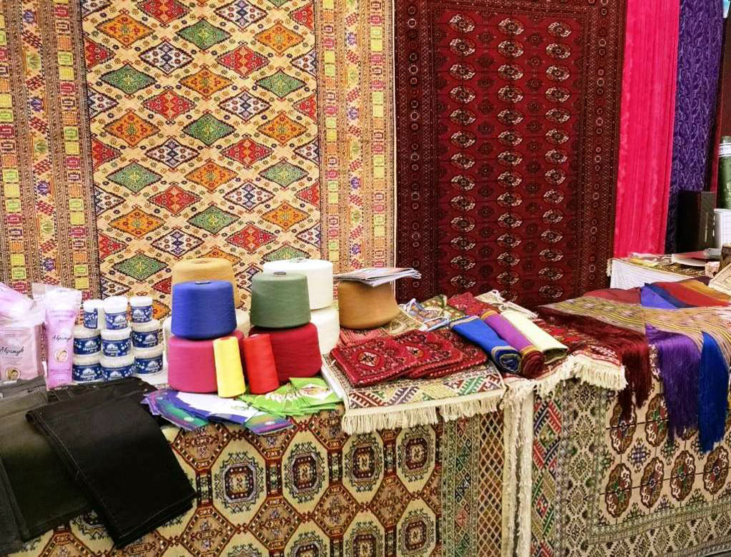 Exhibition of Turkmen export goods is opened in Singapore 