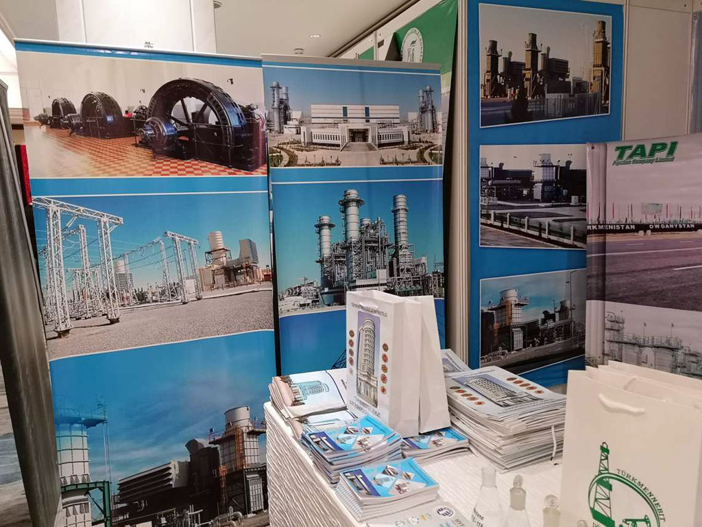 Exhibition of Turkmen export goods is opened in Singapore 