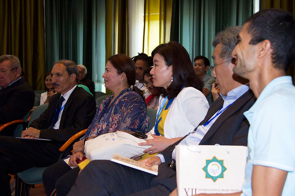 Samarkant forumyna gatnaşyjylar türkmen aýdym-saz medeniýetine gyzyklanma bildirdiler 