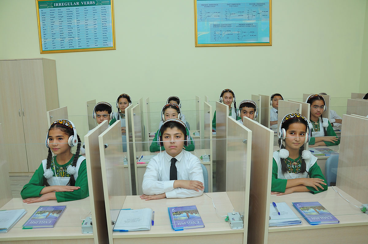 Bilim arkaly beýik geljek döredilýär