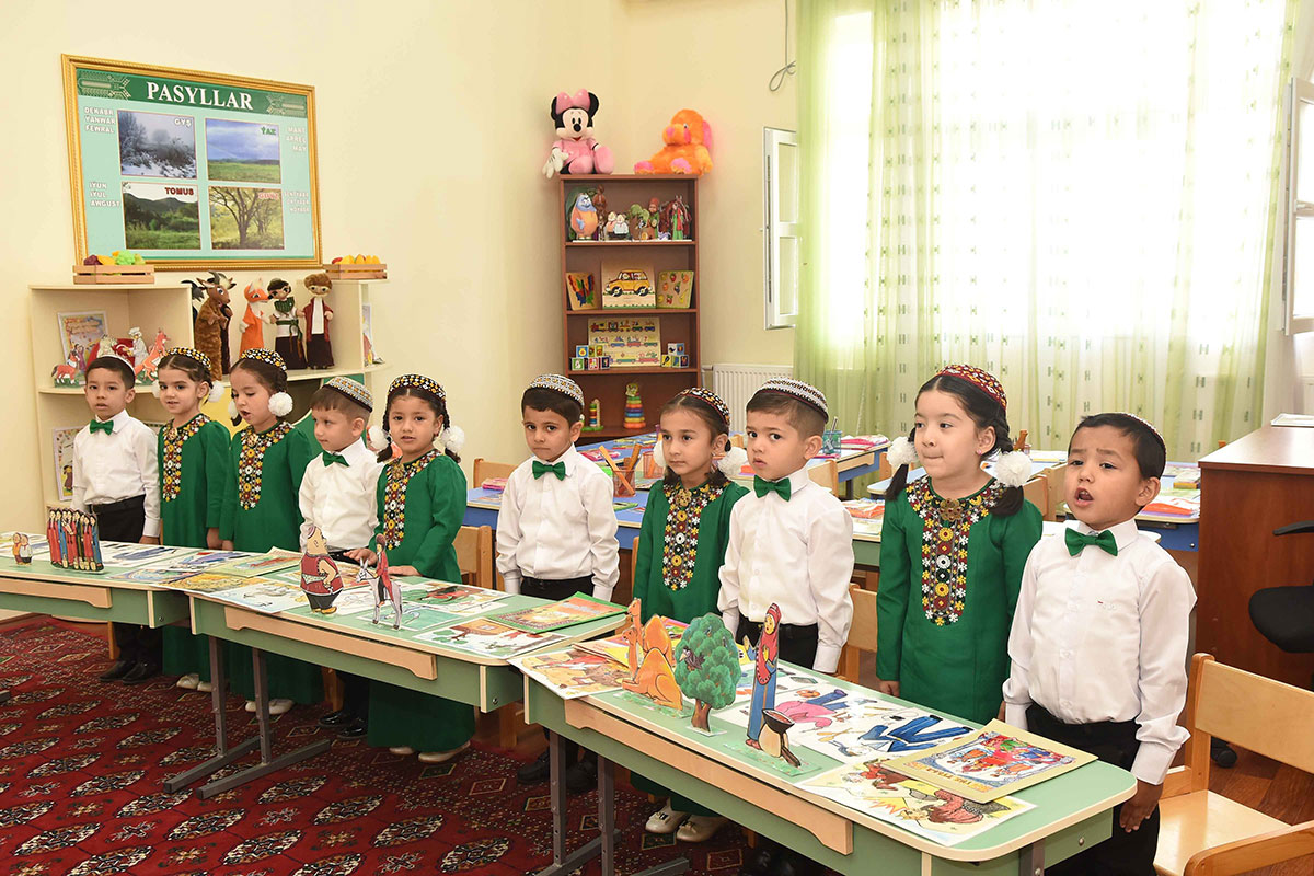 Bilim arkaly beýik geljek döredilýär