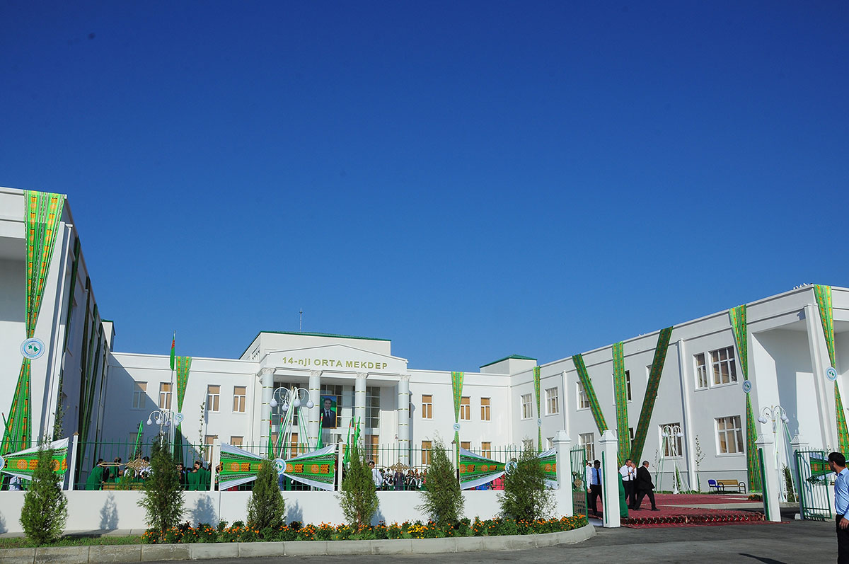 Bilim arkaly beýik geljek döredilýär