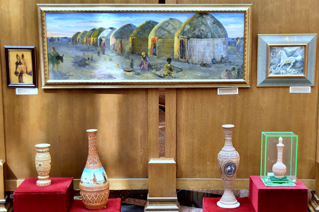 28-й годовщине независимости посвящена выставка в Государственном музее