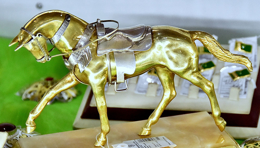 Türkmenabadyň zergärçilik zawody önümleriň täze görnüşlerini önümçilige ornaşdyrdy