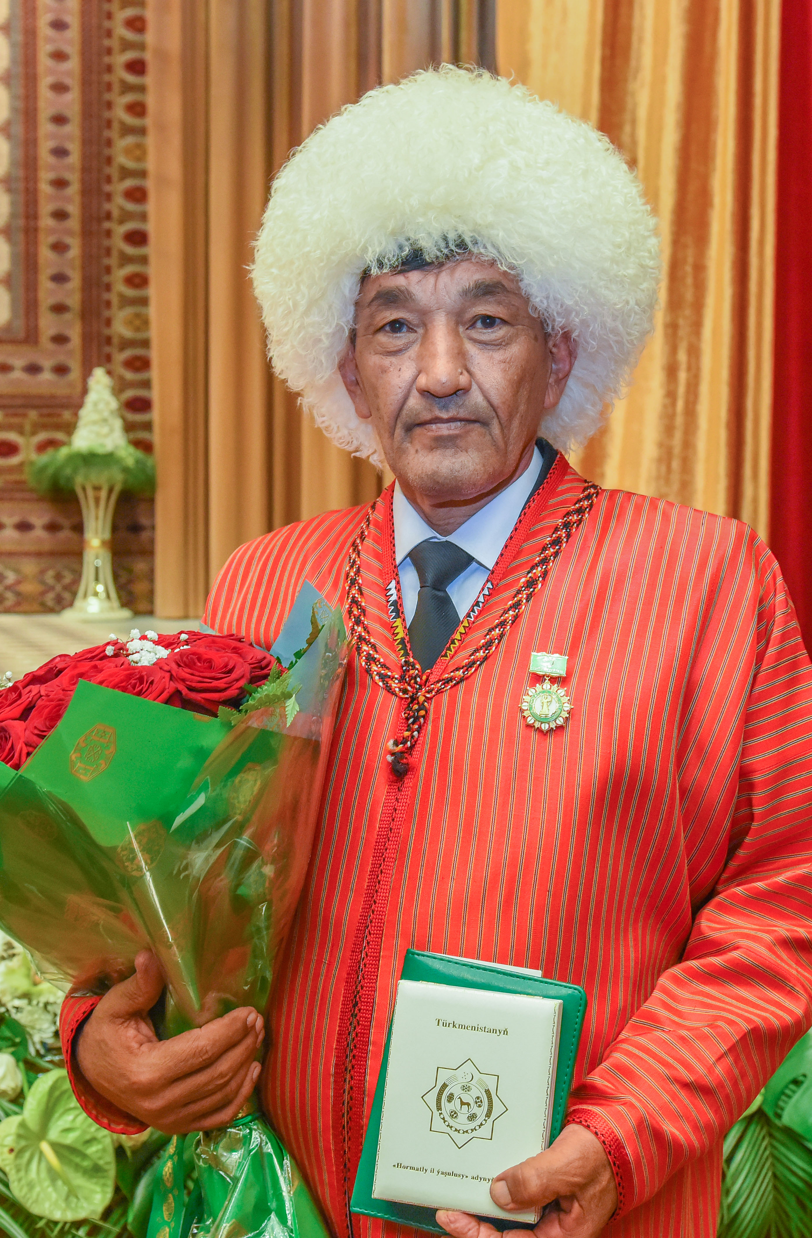 Ýurdumyzyň we jemgyýetimiziň ösüşine goşant üçin Watan sylaglary