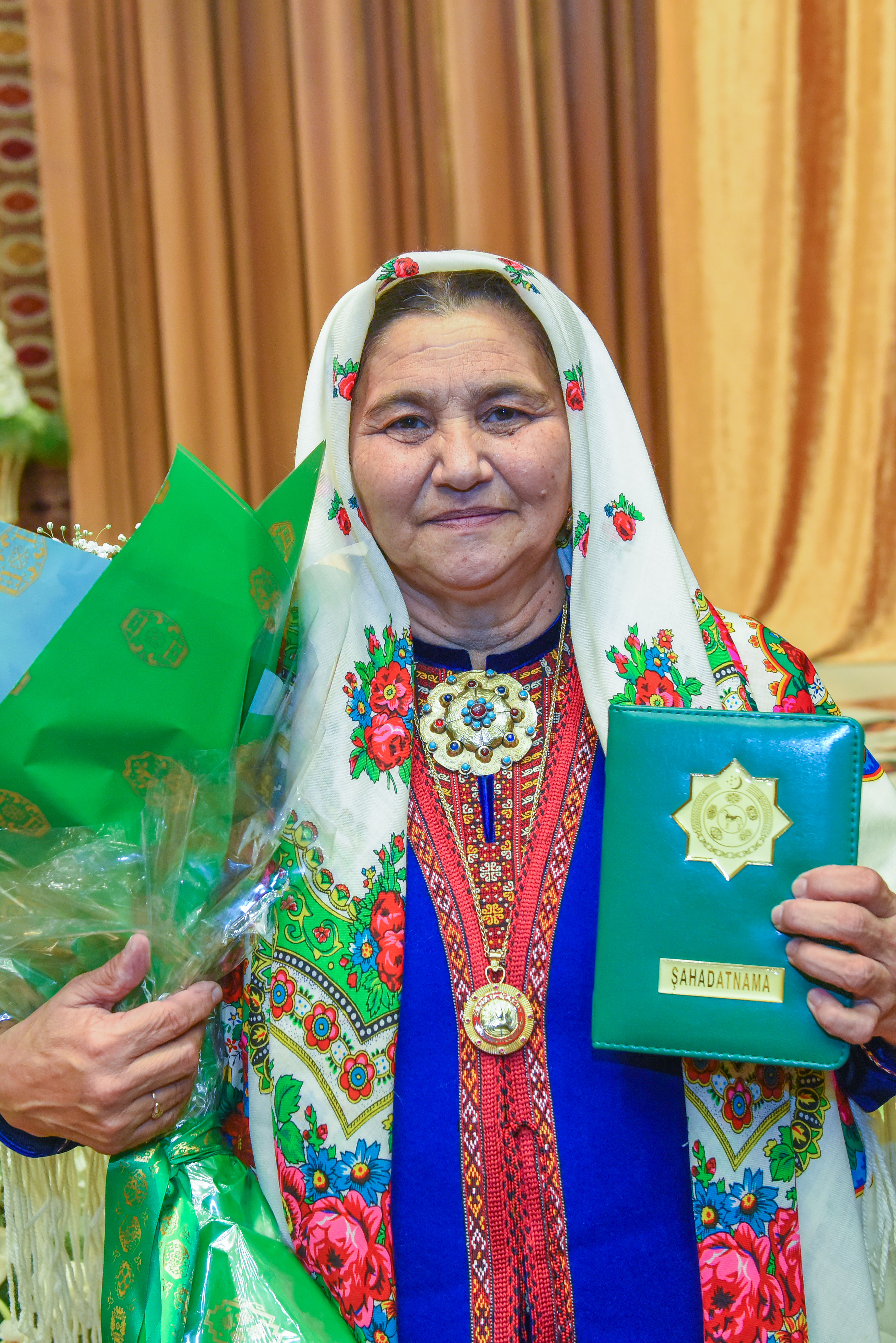 Ýurdumyzyň we jemgyýetimiziň ösüşine goşant üçin Watan sylaglary