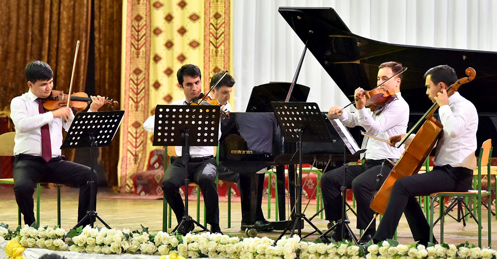 Посвящение Музыке: классика и традиции 