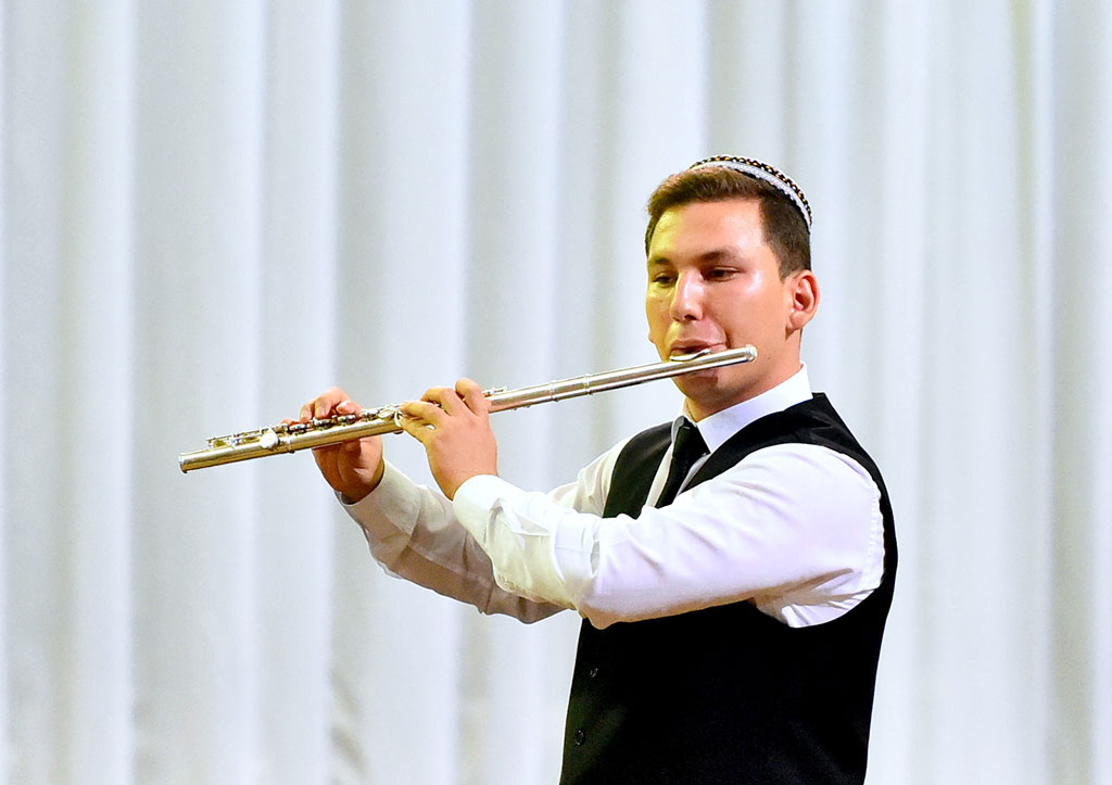 Посвящение Музыке: классика и традиции 