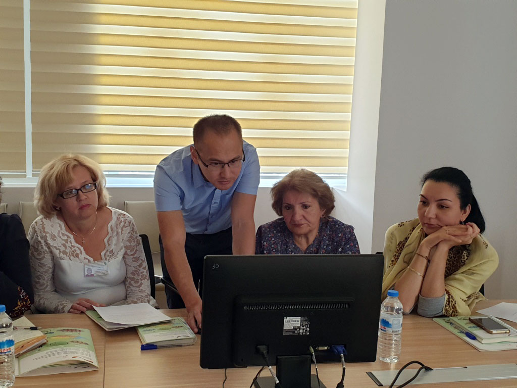 Türkmen sinoptikleri howa maglumatyny taýýarlamagyň täze usullaryny özleşdirýärler