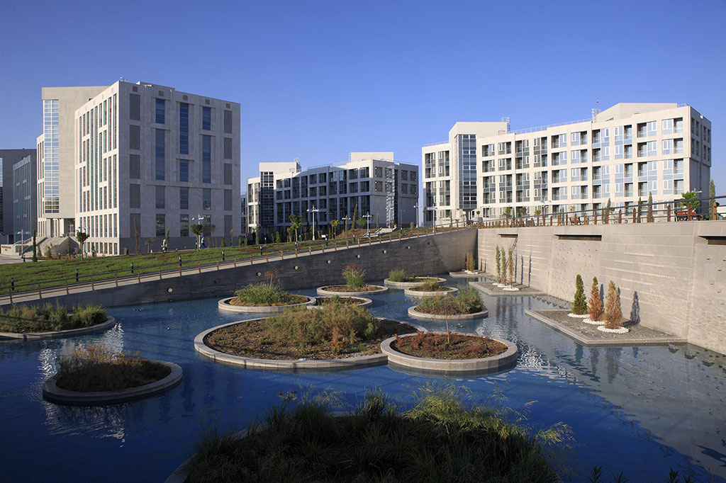 Ak şäher Aşgabat: Bauhauz moderniniň Aziýa mahsus özleşdirilişi