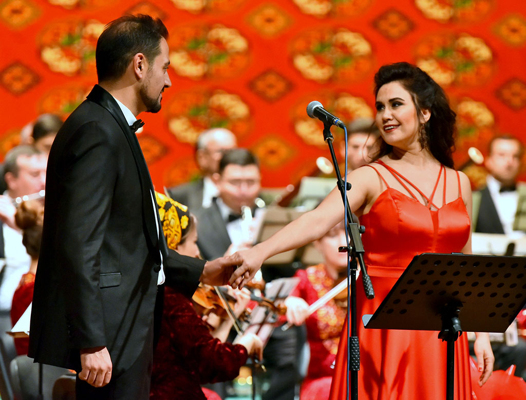 Türkmen sahnasynda türk opera aýdymçylary çykyş etdiler