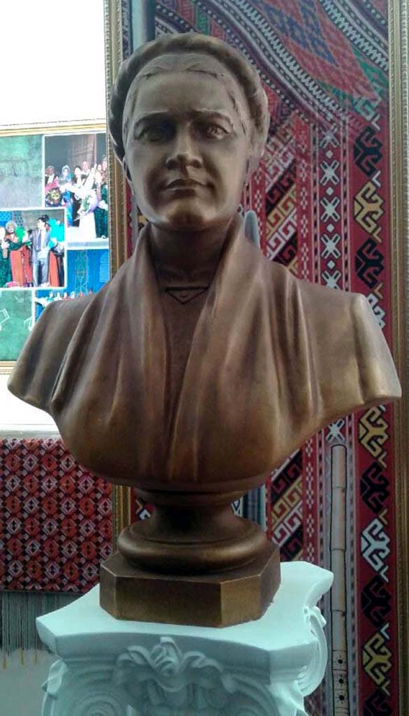 Начинающие флейтистки выступили в музее Маи Кулиевой при консерватории  