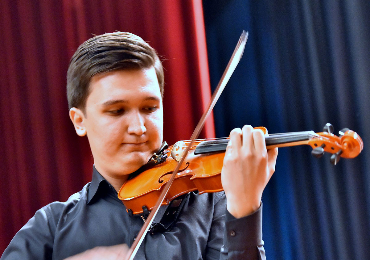 С днем рождения, струнный оркестр!