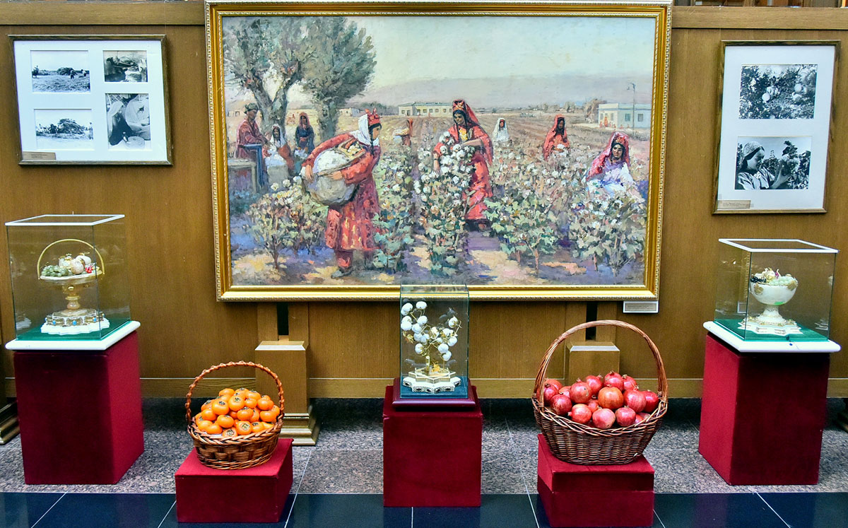 Hasyl  toýuna bagyşlanan  sergi açyldy