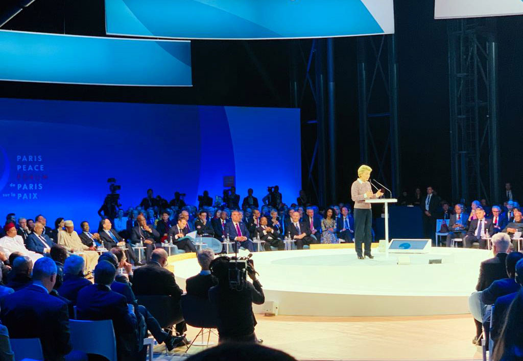 Туркменская делегация участвует во Втором Парижском форуме мира