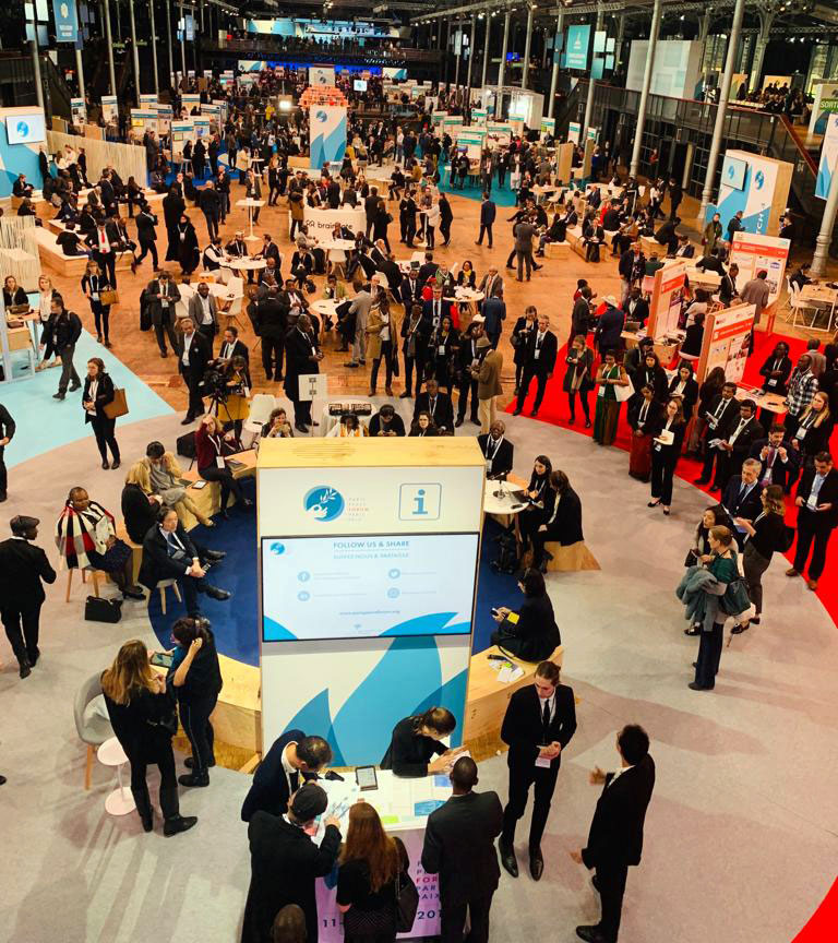 Туркменская делегация участвует во Втором Парижском форуме мира