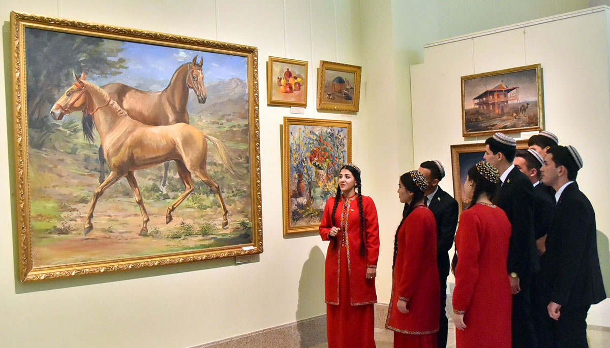 Овезмухаммед Маметнуров: живописные оды и экскурс в историю 