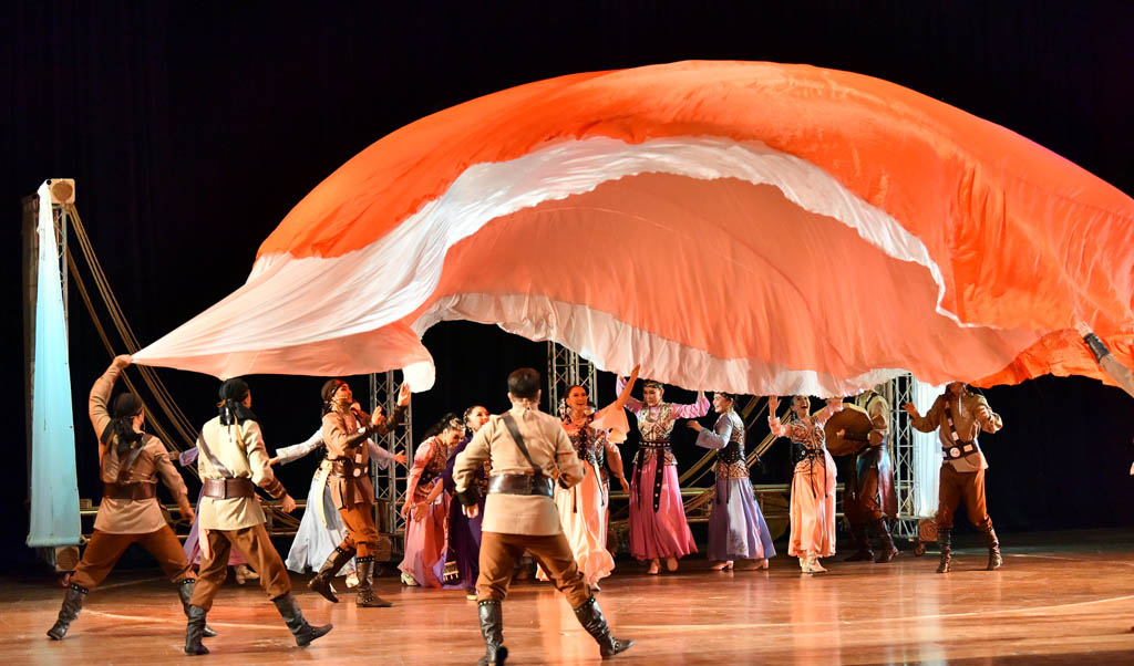 «Жибек»: казахский эпос на языке современного искусства 