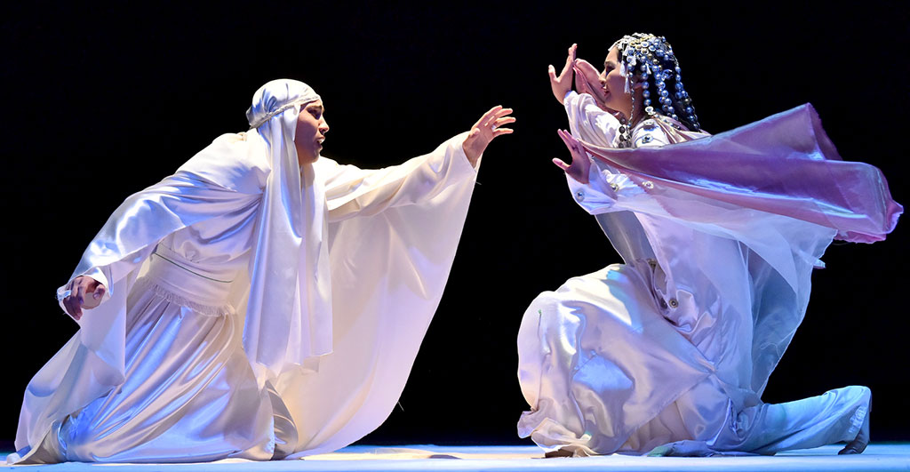 Mollanepes adyndaky Talyplar teatry «Leýli-Mejnun» dessanyny özboluşly sahnalaşdyrdy