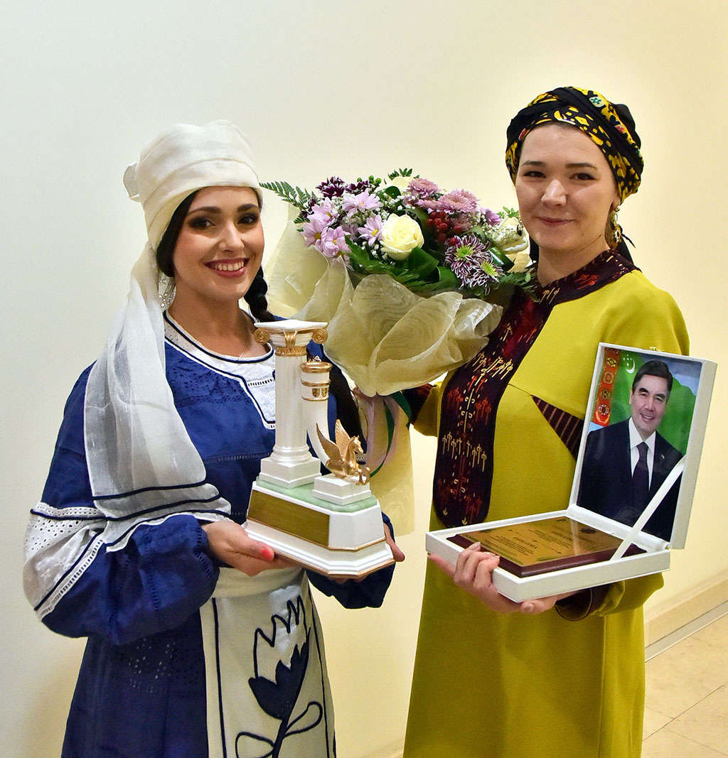 Halkara teatr festiwaly: sözsoňy