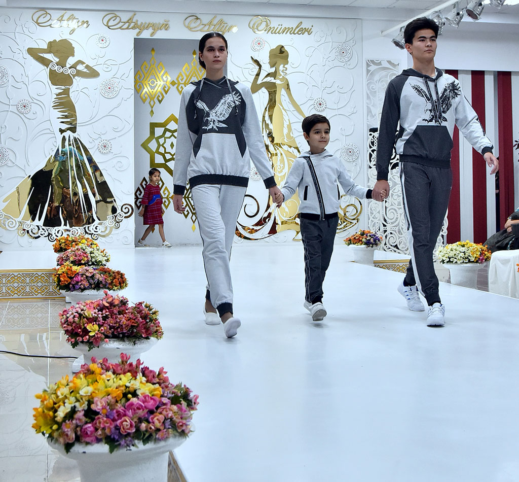 Gyşky eşikler kolleksiýasy-2020: ýönekeýden gelşikli we trikotaž noktýurny