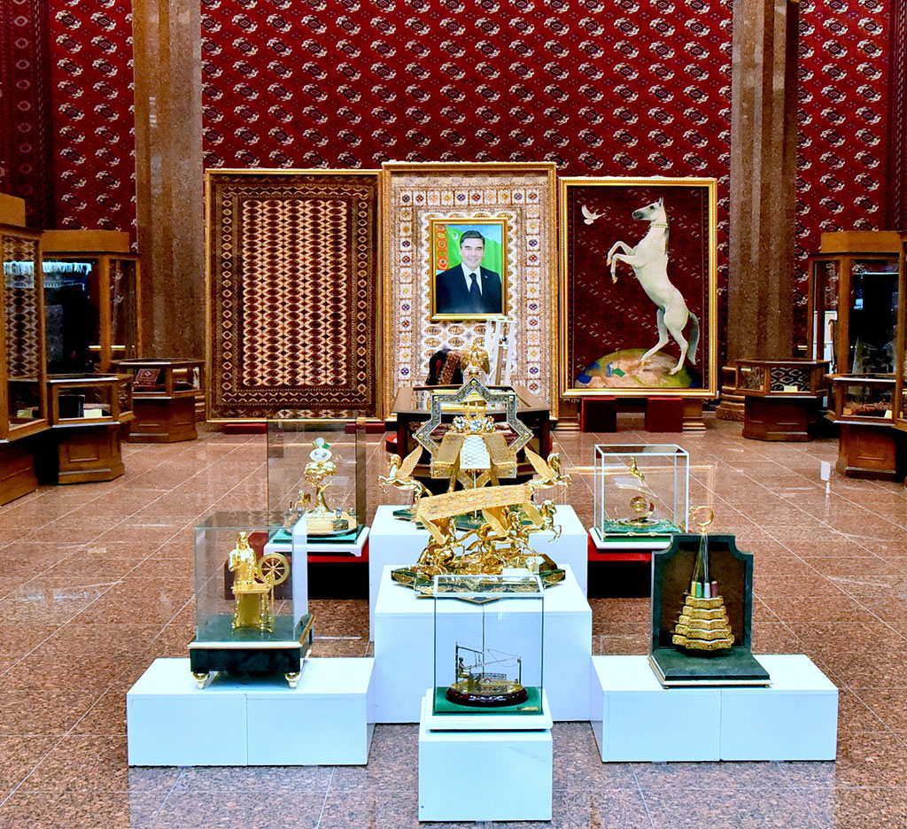 Döwlet muzeýiniň sergisi: haly sungatynyň şahyranalygy