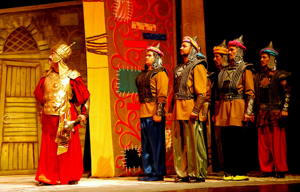 «Звездочёт»: сказочная новелла языком современного театра   