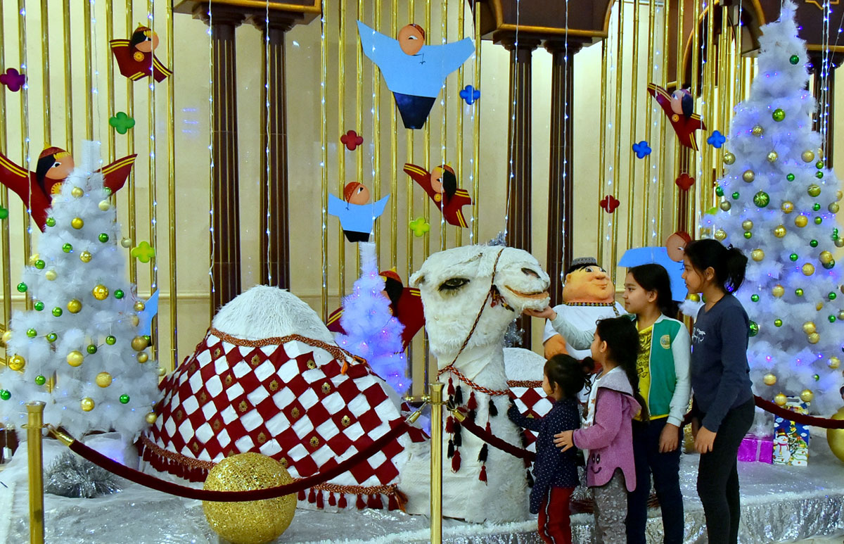 Новогоднее представление кукольного театра: в гостях у Тома и Джерри