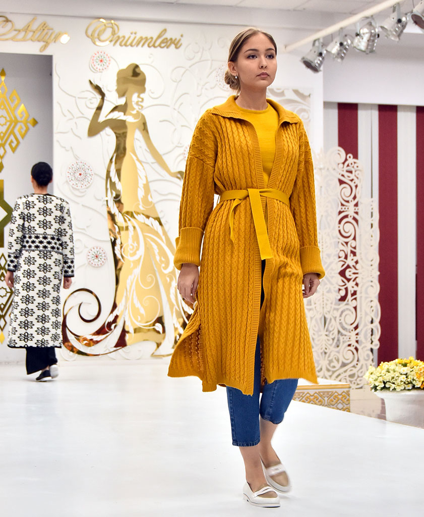 Столичные текстильщики приступили к выпуску весенней коллекции одежды 