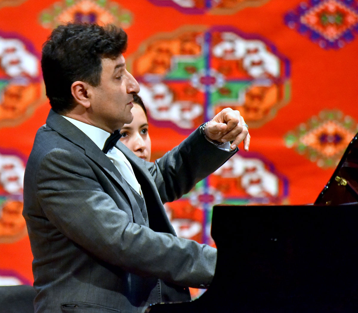 Образ Кармен и очарование русского романса: в Ашхабаде выступила российская оперная дива Цветана Омельчук