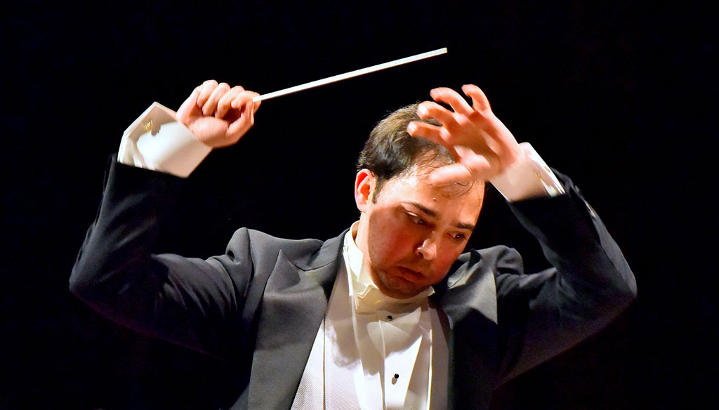 Gyşa bagyşlap, Paganininiň Kaprisi we jaz sazlary, şeýle hem  Çaýkowskiniň we Rahmaninowyň eserleri ýerine ýetirildi