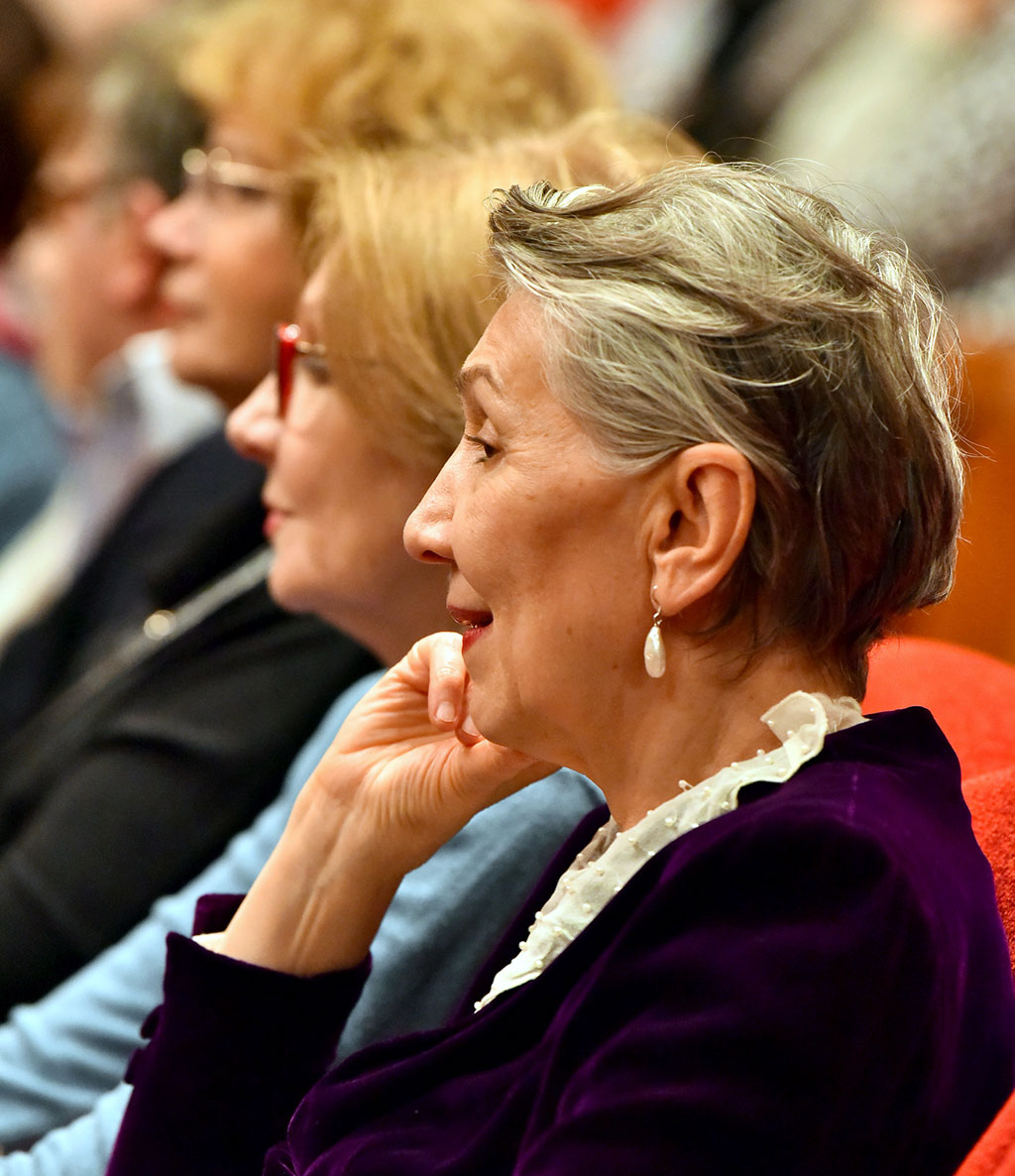 Gyşa bagyşlap, Paganininiň Kaprisi we jaz sazlary, şeýle hem  Çaýkowskiniň we Rahmaninowyň eserleri ýerine ýetirildi