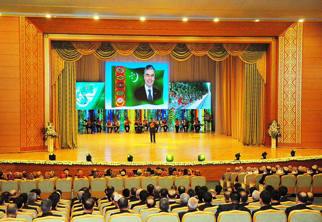 Ýurdumyzyň iň gowy etrabyna Türkmenistanyň Prezidentiniň baýragy gowşuryldy