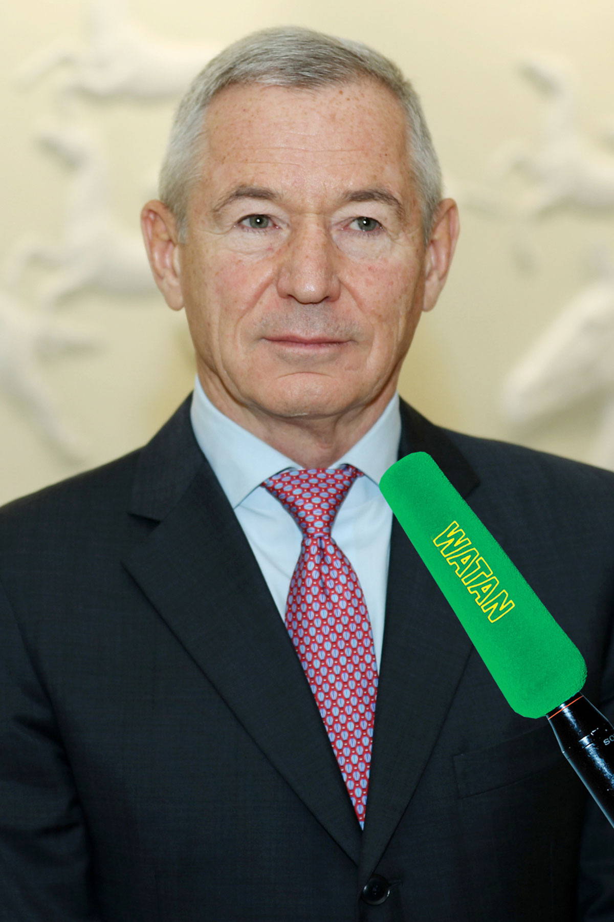 Глава государства совершил конную прогулку 