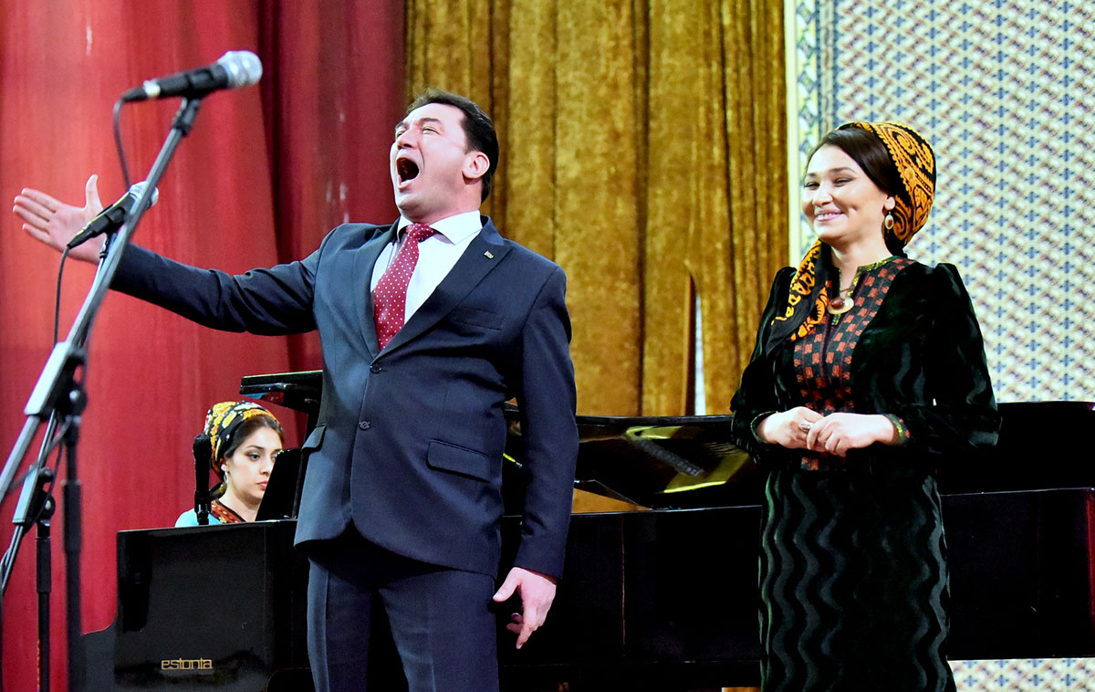 Посвящение Туркменскому соловью: памяти Медениет Шахбердыевой 