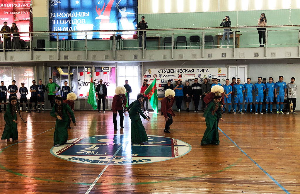 Wolgogradda türkmen ýaşlaryndan foklor topary we futbol topary döredildi