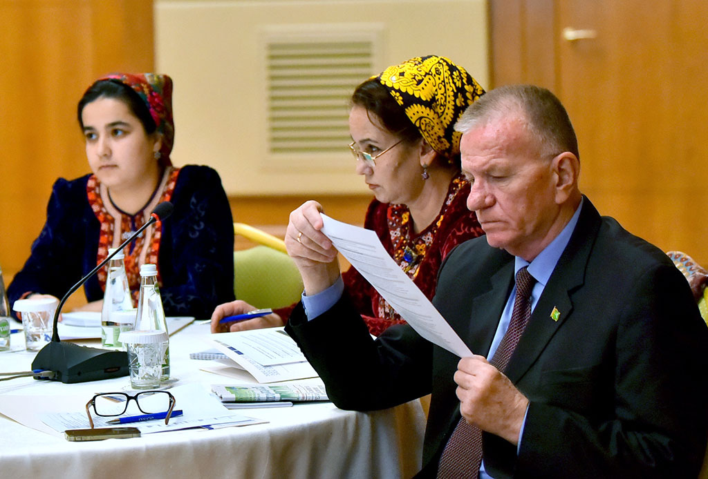 KHBS-niň we döwlet edaralarynyň özara gatnaşygy  --ÝeHHG-nyň howandarlygynda geçirilen okuwyň gün tertibinde 