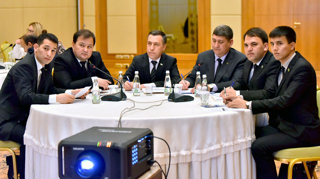 KHBS-niň we döwlet edaralarynyň özara gatnaşygy  --ÝeHHG-nyň howandarlygynda geçirilen okuwyň gün tertibinde 