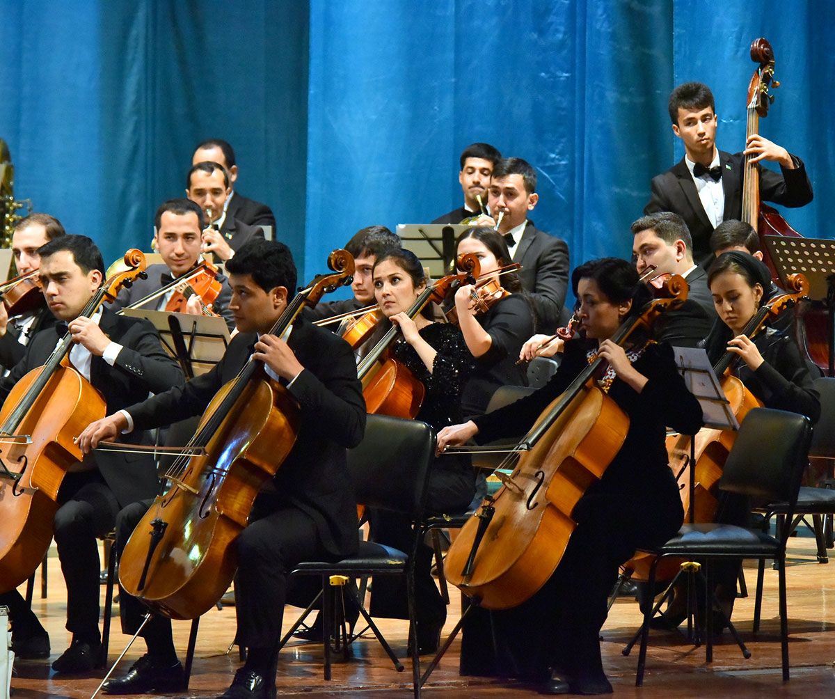 Nemes operasy we rus romantizmi: Resul Gylyjowyň ýolbaşçylygyndaky orkestriň täze konserti