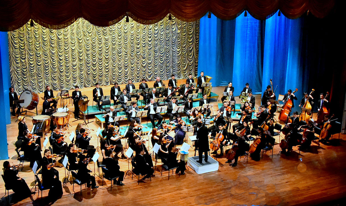 Nemes operasy we rus romantizmi: Resul Gylyjowyň ýolbaşçylygyndaky orkestriň täze konserti