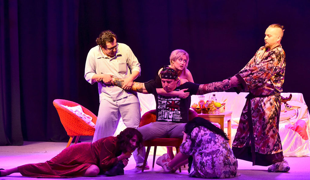 «Гарнир по-французски» или креативный проект театра «АртИст»  