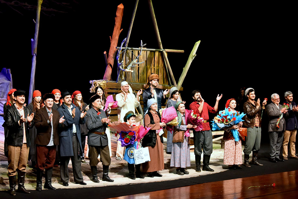 Salam, Ak gämi, ýa-da Çingiz Aýtmatowyň powesti Aşgabat sahnasynda 