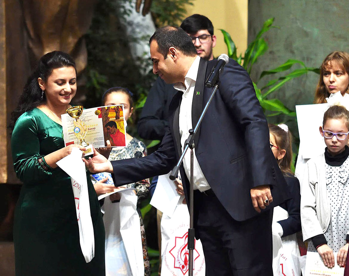 В рамках Международного фестиваля «Звуки дутара» объявлен конкурс произведений на стихи Курбанназара Эзизова 