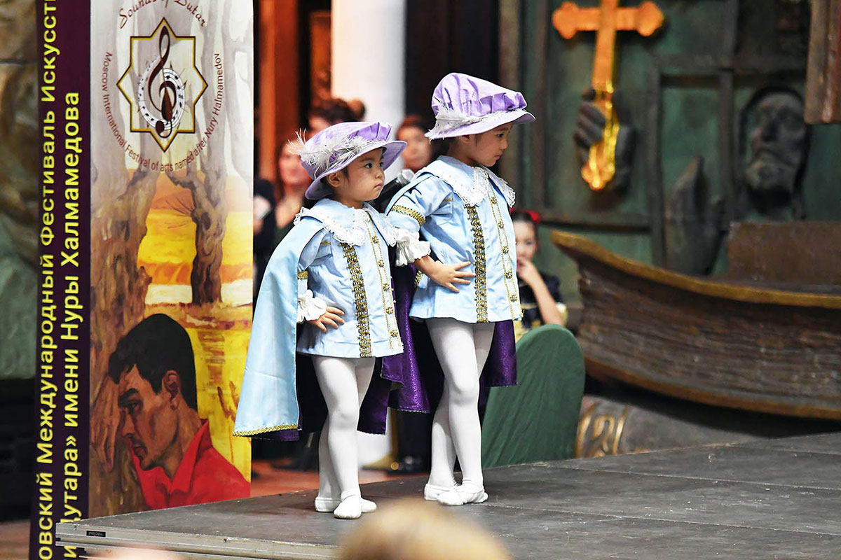 «Dutaryň owazy» Halkara gözden geçirilişiniň  çäklerinde Gurbannazar Ezizowyň goşgularyna eserleriň bäsleşigi yglan edildi