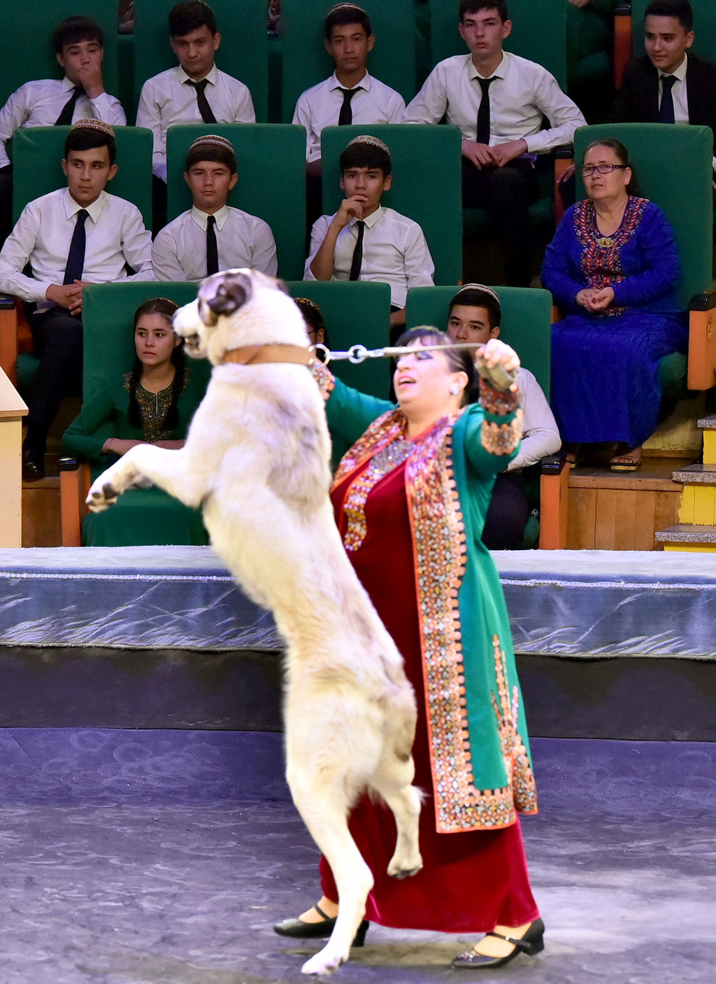 Группа национальных конных игр «Галкыныш» представила праздничную программу 